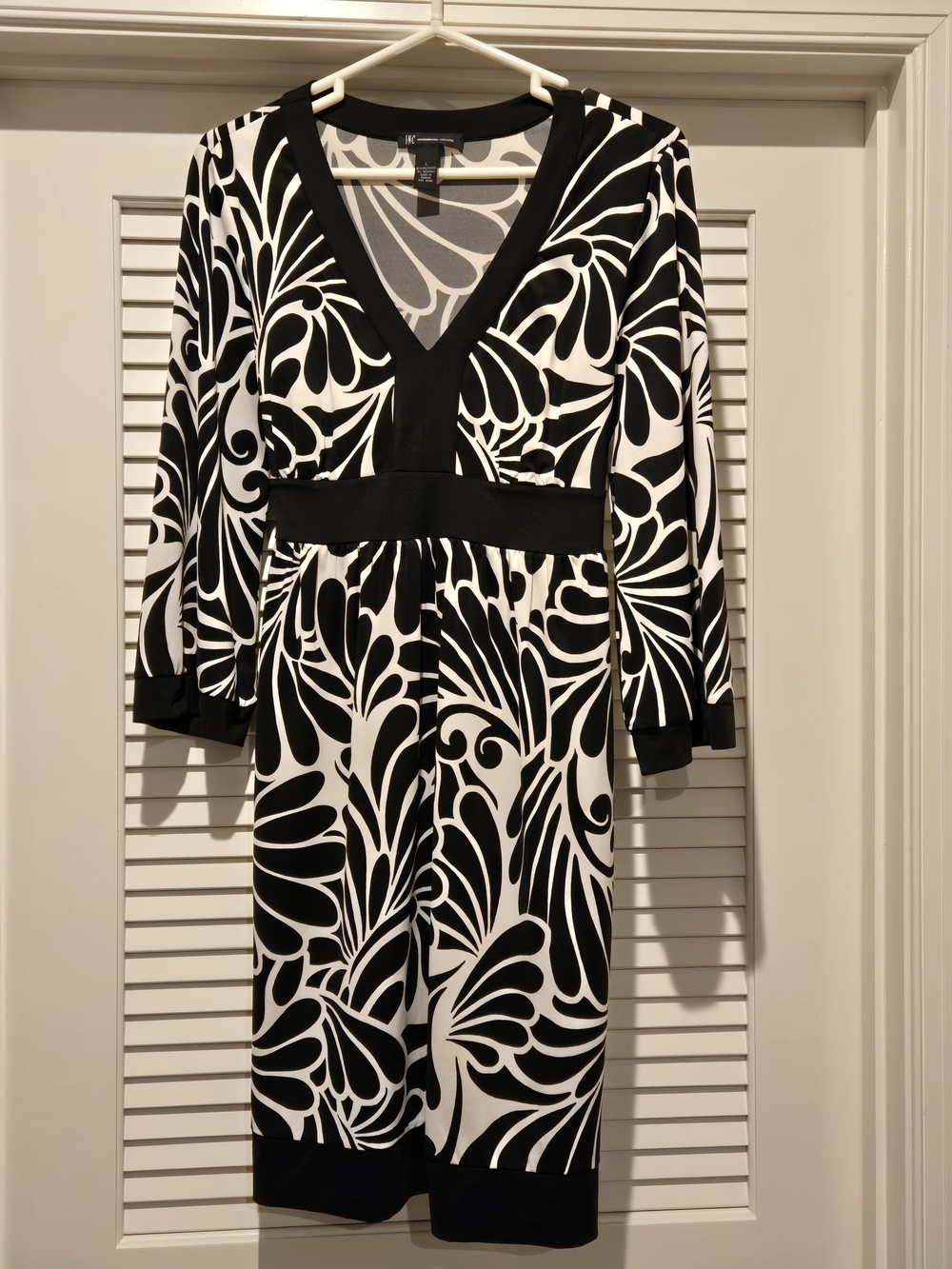 INC Black & White V-Neck Patterned Dress